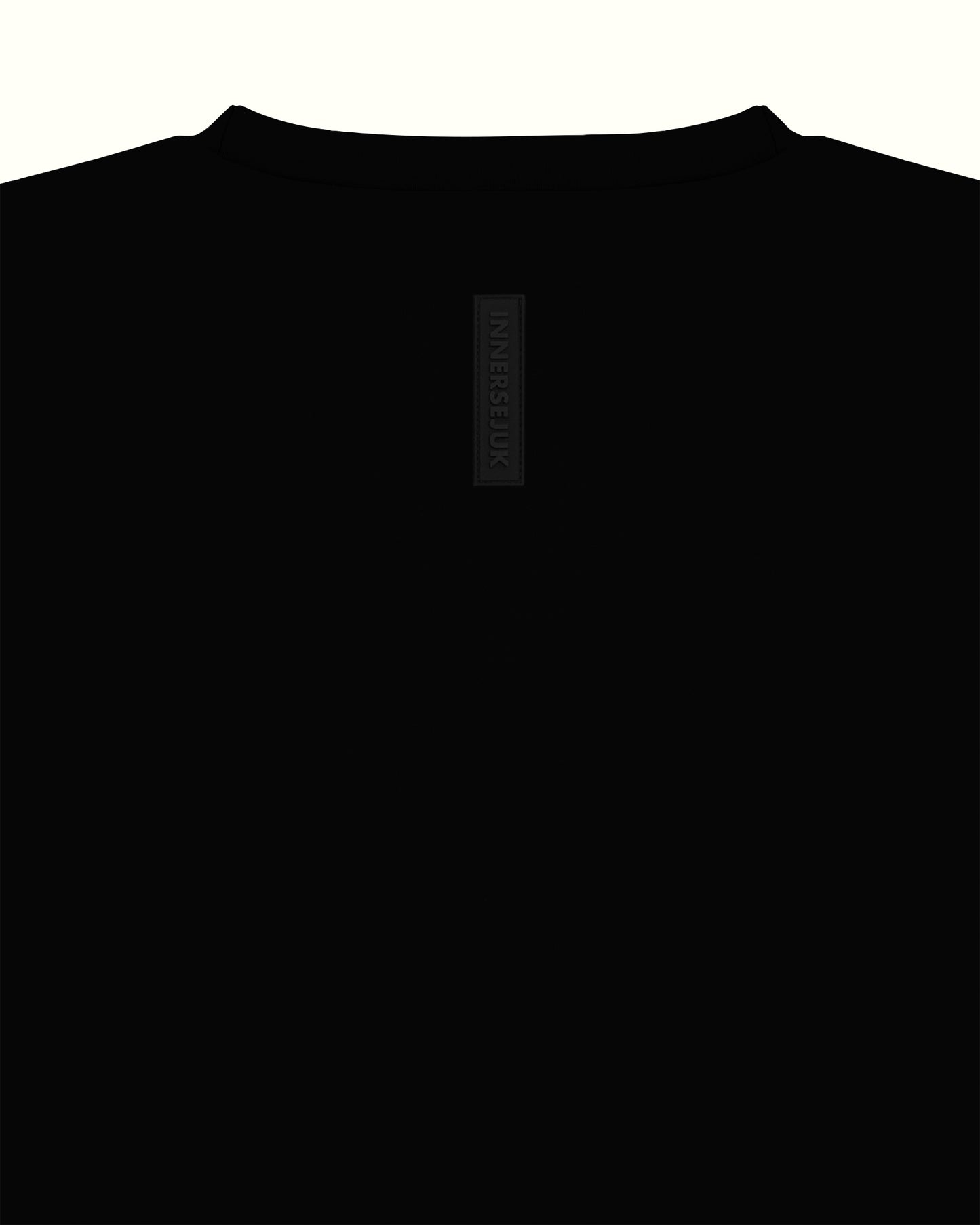 THE SIGNATURE RELAXED TEE IN BLACK