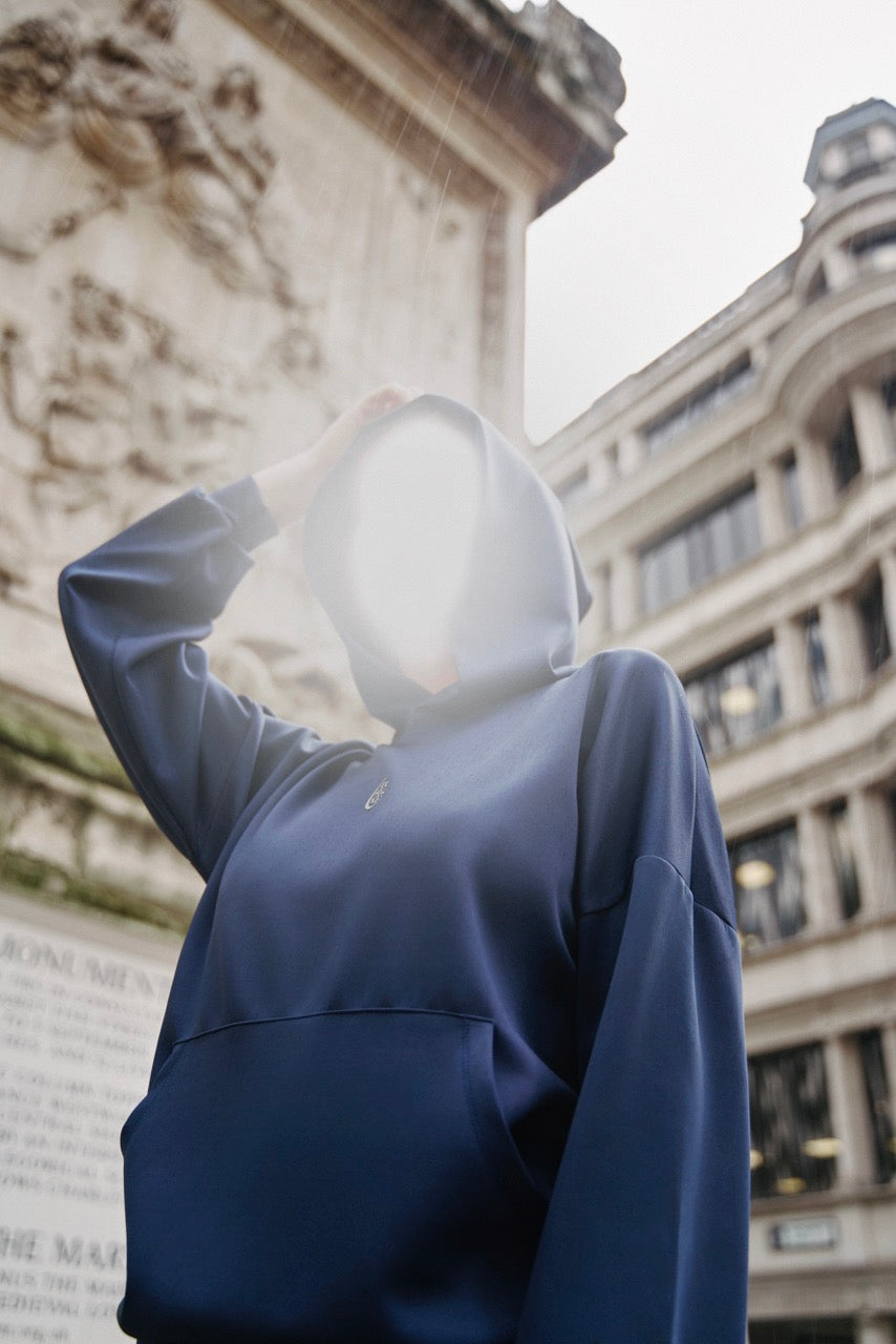 THE INNERSEJUK RELAXED HOODIE IN DARK BLUE