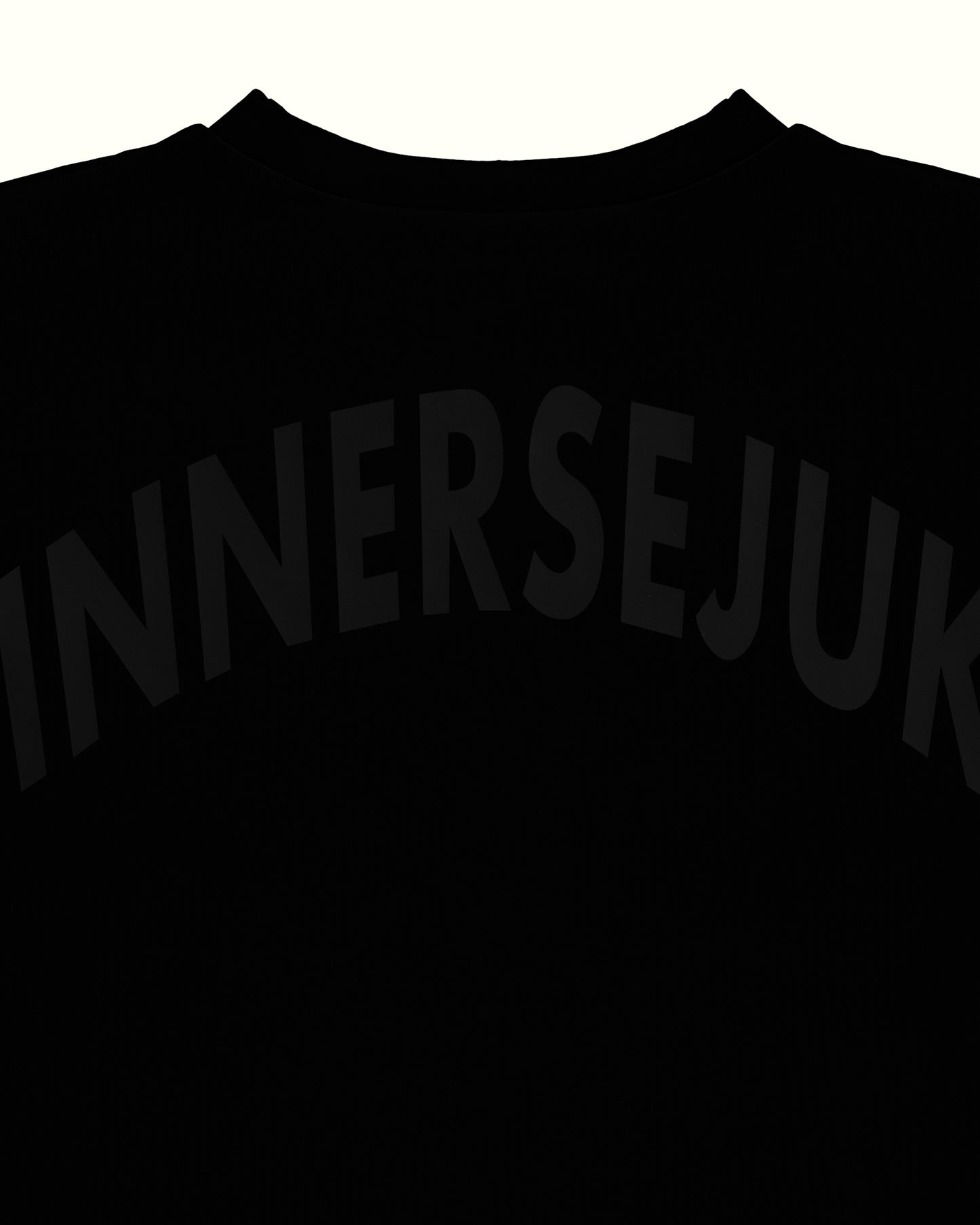 THE INNERSEJUK BACK OVERSIZED TEE IN BLACK