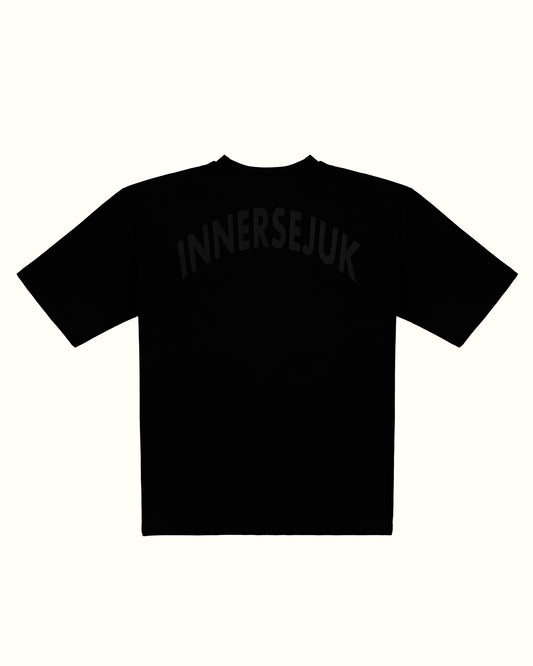 THE INNERSEJUK BACK OVERSIZED TEE IN BLACK