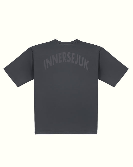 THE INNERSEJUK BACK OVERSIZED TEE IN DARK GREY