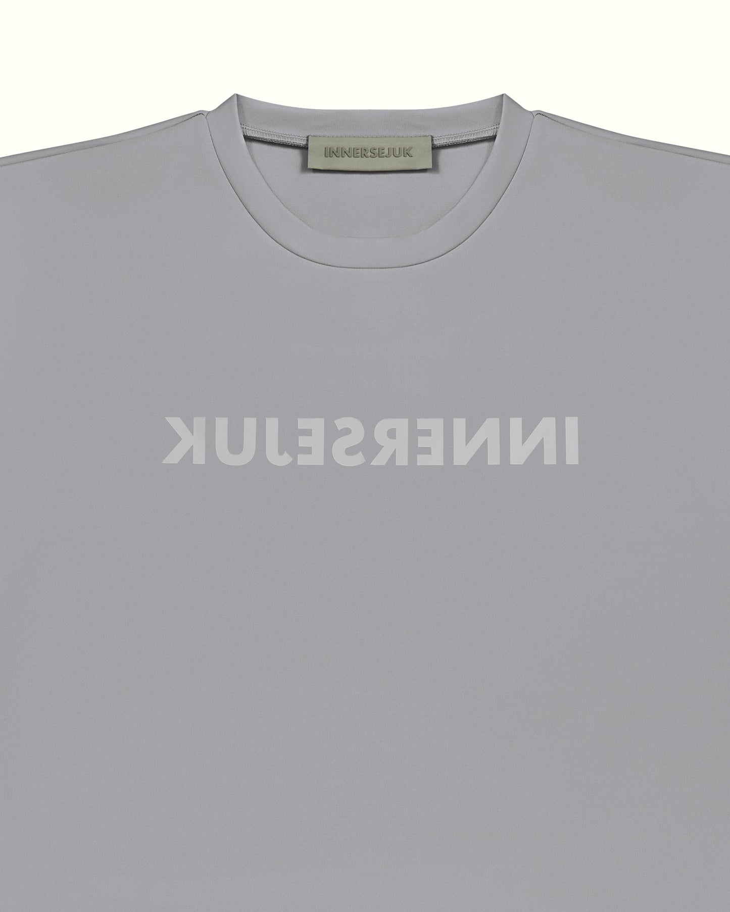 THE REVERSED RELAXED TEE IN LIGHT GREY
