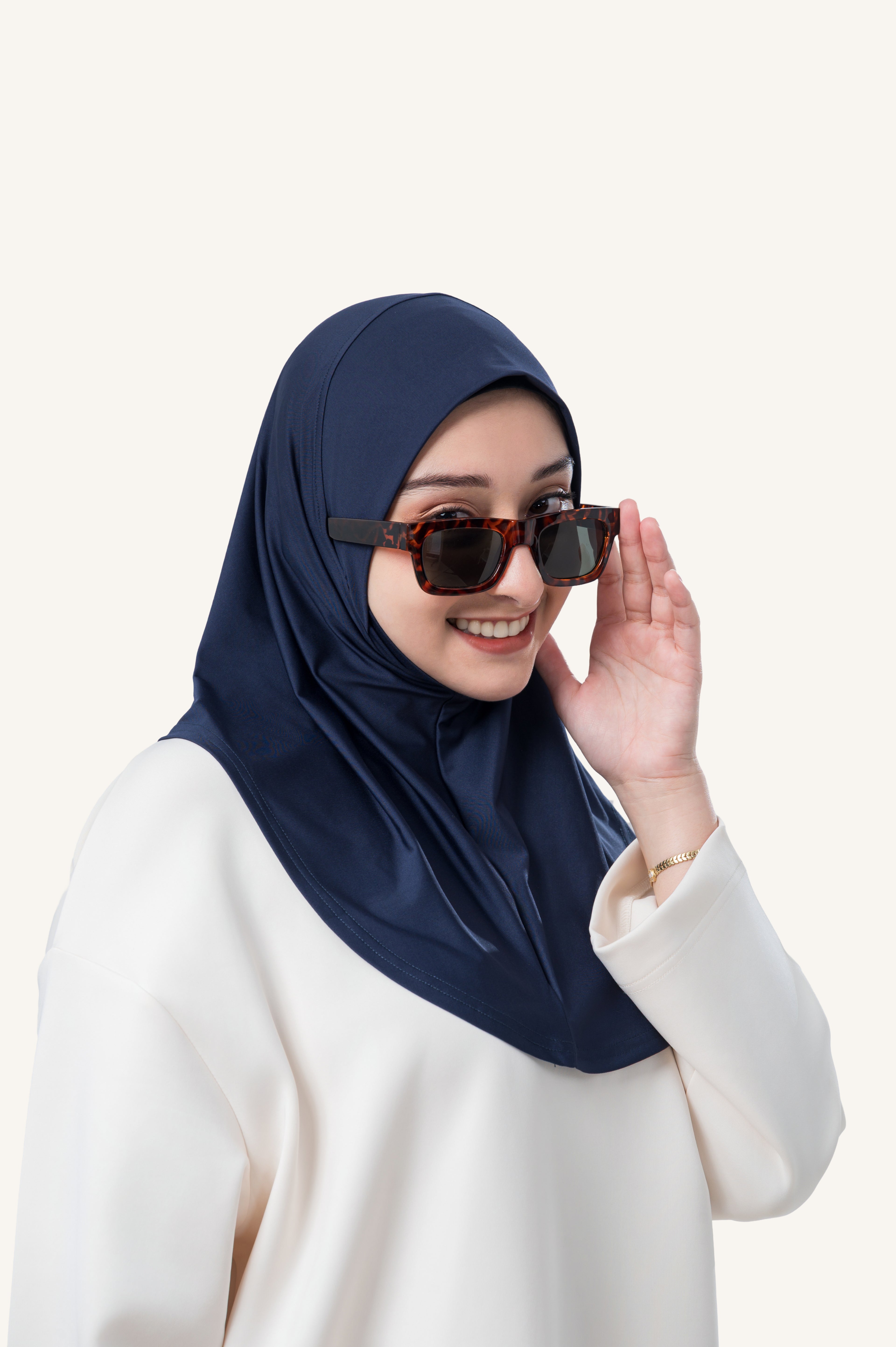 InnerSejuk Sports Hijab Adore S Navy Polis
