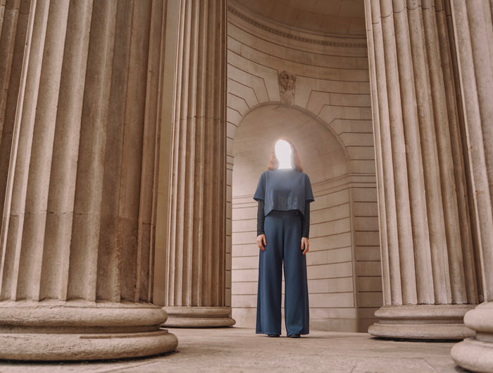 <h4>Trending Hoodies & Tees</h4><h1>The London Collection</h1>