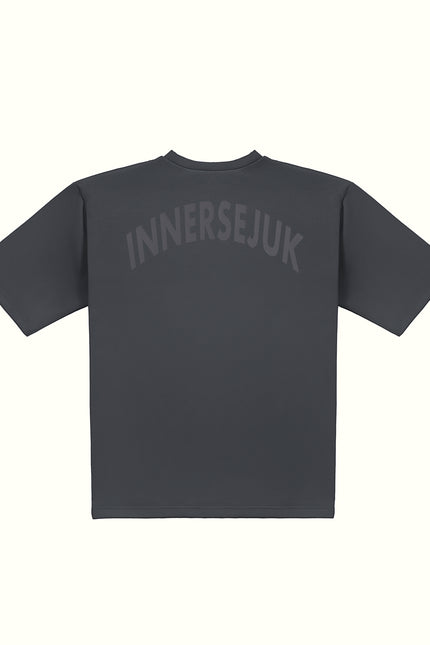 THE INNERSEJUK BACK OVERSIZED TEE IN DARK GREY