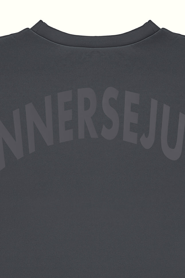 THE INNERSEJUK BACK OVERSIZED TEE IN DARK GREY