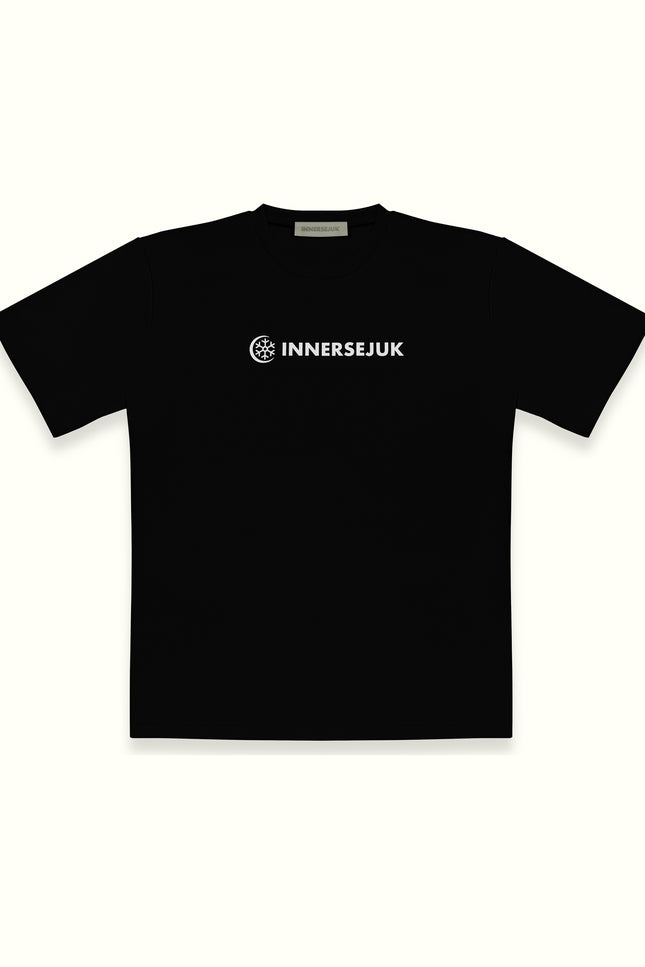 THE SIGNATURE REGULAR TEE IN BLACK