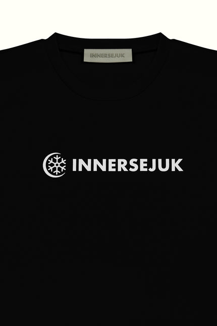 THE SIGNATURE REGULAR TEE IN BLACK