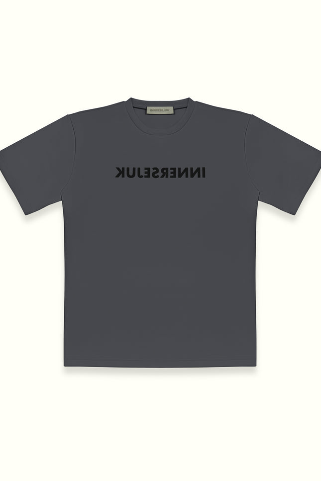 THE REVERSED REGULAR TEE IN DARK GREY