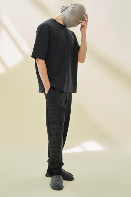 THE INNERSEJUK OVERSIZED TEE IN BLACK