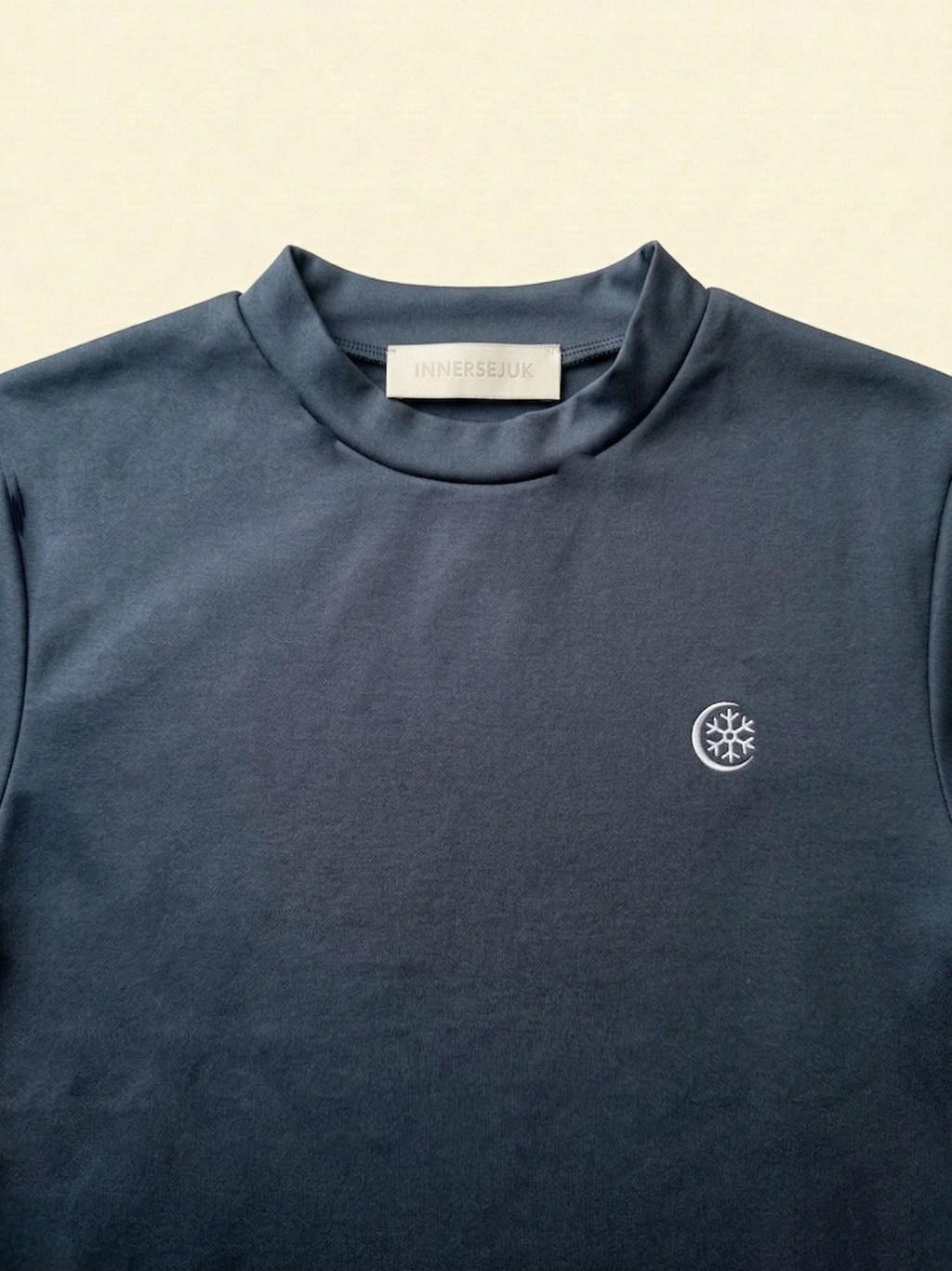 THE INNERSEJUK 2-IN-1 CROP TOP  IN DARK BLUE
