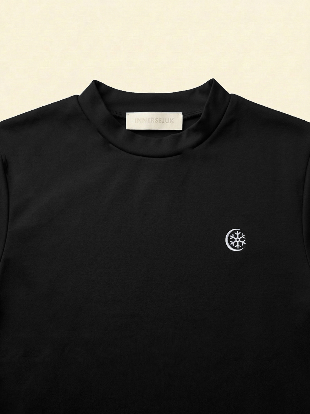 THE INNERSEJUK 2-IN-1 CROP TOP IN BLACK